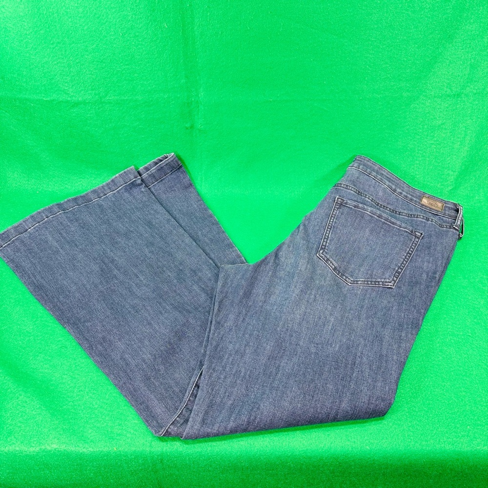 Sofia by Sofia Vergara Blue Flare Jeans Women’s Size 18